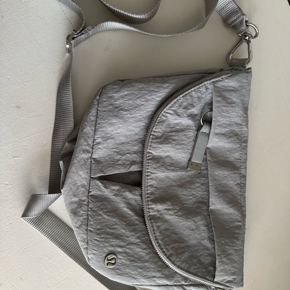 Lululemon crossbody bag - Picture 7 of 10